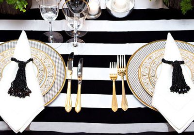Modern-Black-and-White-Stripe-Tablecloth