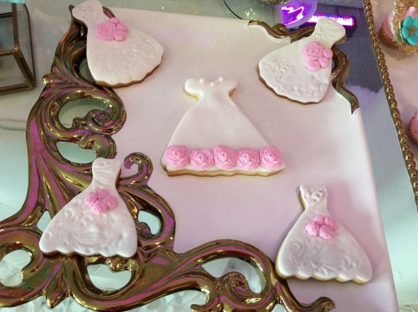 Pretty-In-Pastel-Bridal-Shower-Dress-Cookies