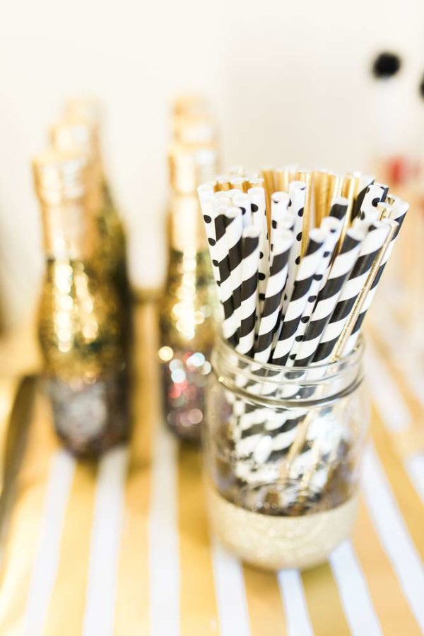 Golden-Glamour-Bridal-Party-Straws
