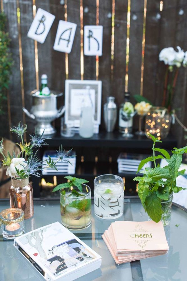 Outdoor-Great-Gatsby-Party-Drink-Layout