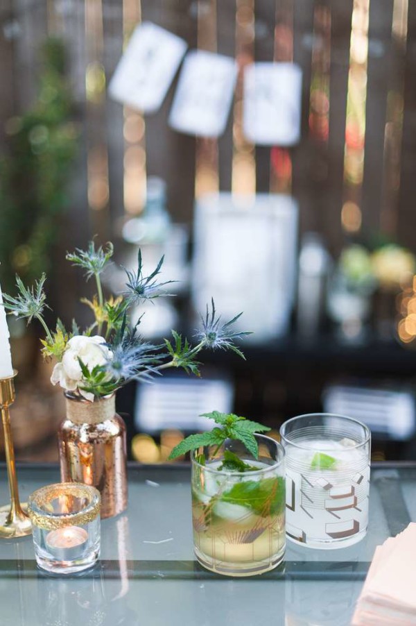 Outdoor-Great-Gatsby-Party-Floral-Arrangements